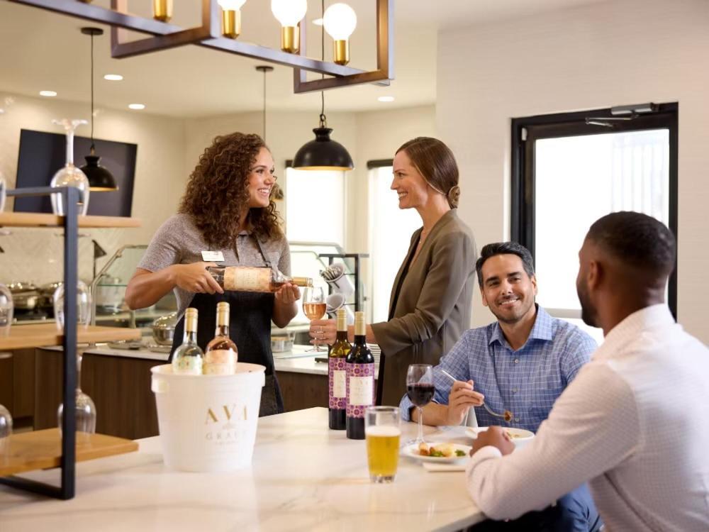 Staybridge Suites Southgate - Detroit Area エクステリア 写真